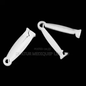 Disposable Umbilical Cord Clamp/ Cord Clip Pack of 100pcs
