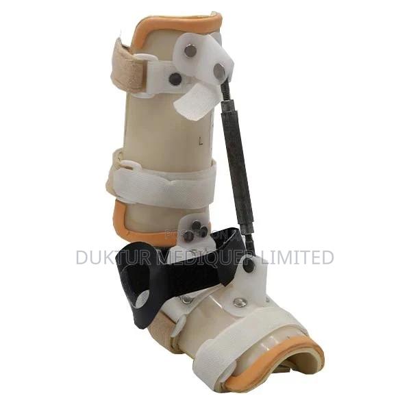 Moulded Elbow Brace With Adj. Joint, Large - main view