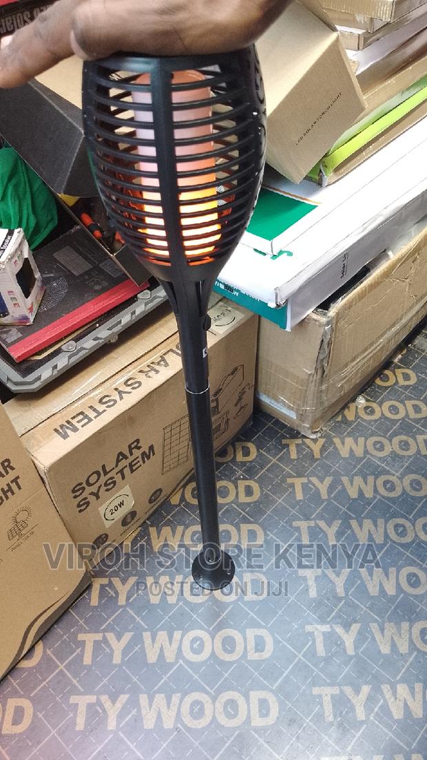 New Flaming Solar Compound Lamp for Flower Gardens