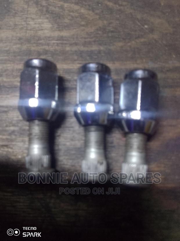 NT30 Hub Stands+Nuts - thumbnail 2