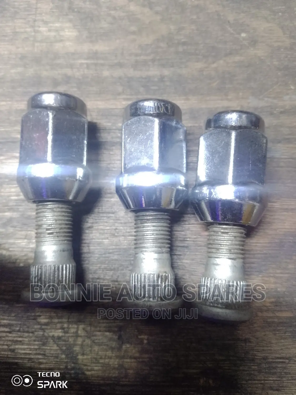NT30 Hub Stands+Nuts