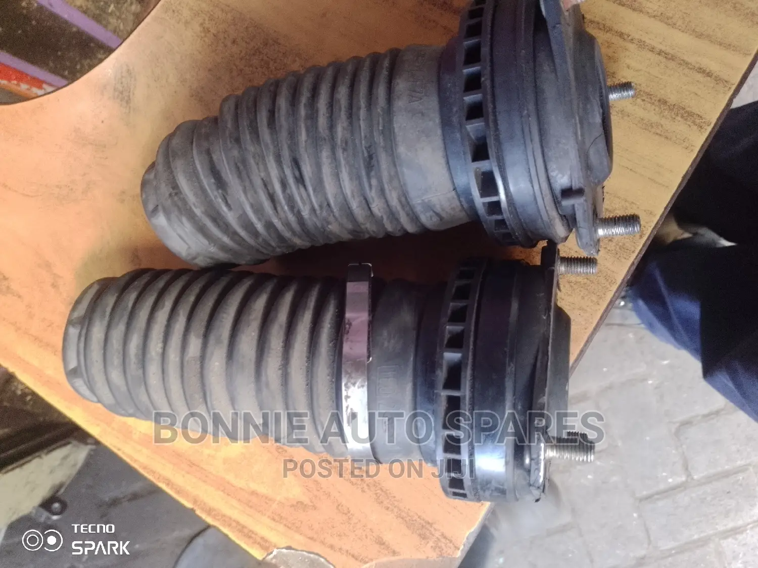 Demio 2005 Shocks Mounting