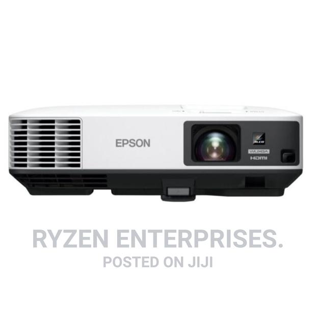 Epson Projector Eb-2250u 5000 Lumens - main view