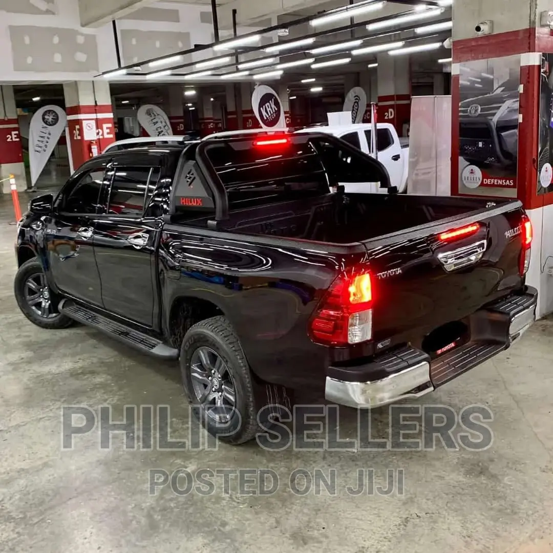 Aluminium Lockable Double Cab Boot Cover + Night Fury Hamer