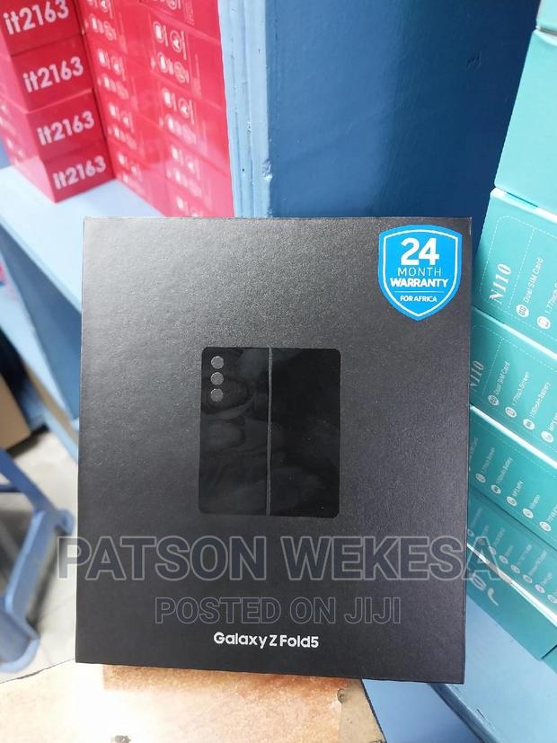 New Samsung Galaxy Z Fold 5 256 GB Black - thumbnail 2