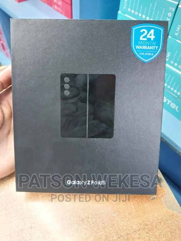 New Samsung Galaxy Z Fold 5 512 GB Gray - thumbnail 2