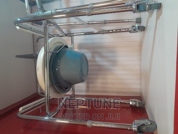 Commode Seat With Wheels - main view