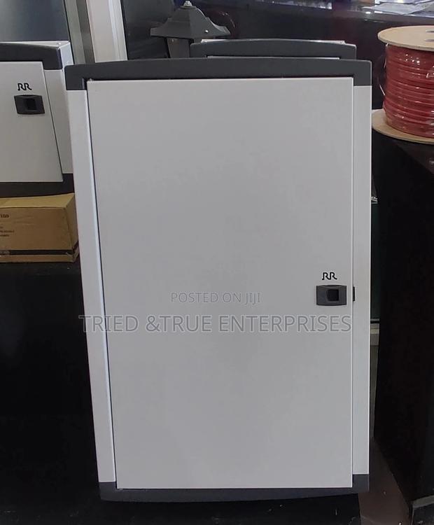 12ways Distribution Board ( Vertical TPN) - main view