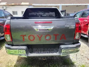 Toyota Hilux 2018 Silver