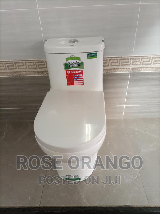 ZYG 01 Toilet - main view
