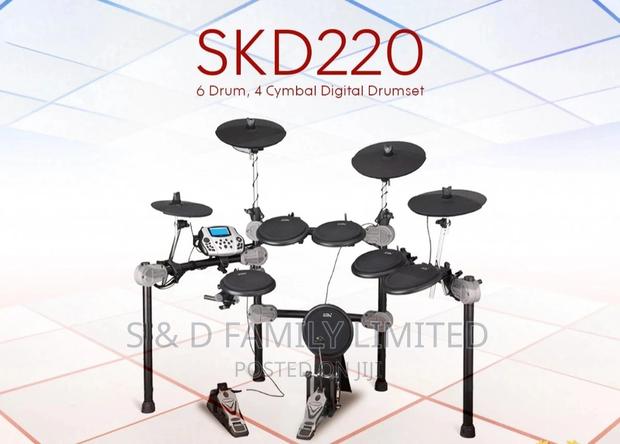 Soundking SKD220 6 Drum 4 Cymbal Drumset