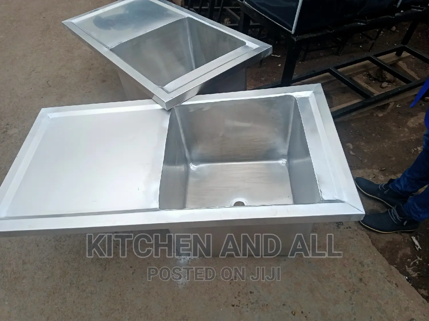 Wall Type Sink
