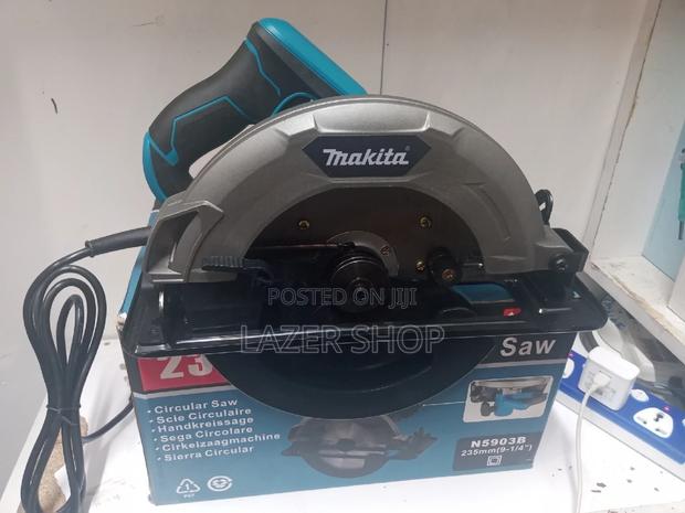 9" Makita Cross Cut Machine - main view