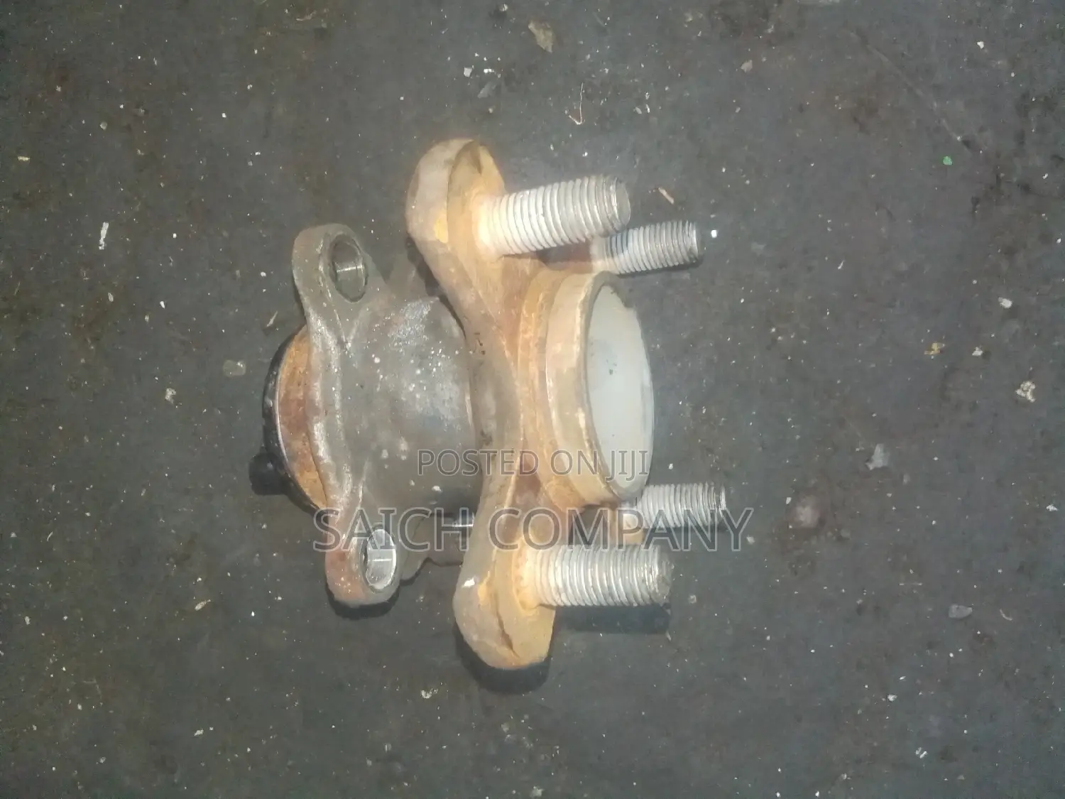 Daihatsu Mira Rear Wheel Hub