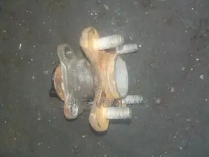 Daihatsu Mira Rear Wheel Hub