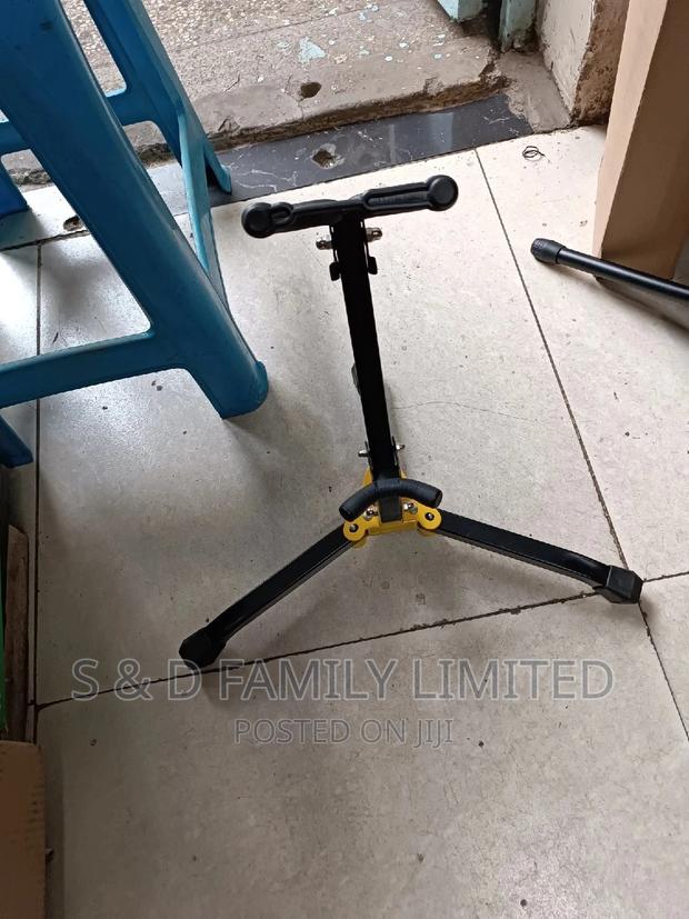 Alto/Tenor Saxophone Stand - thumbnail 2