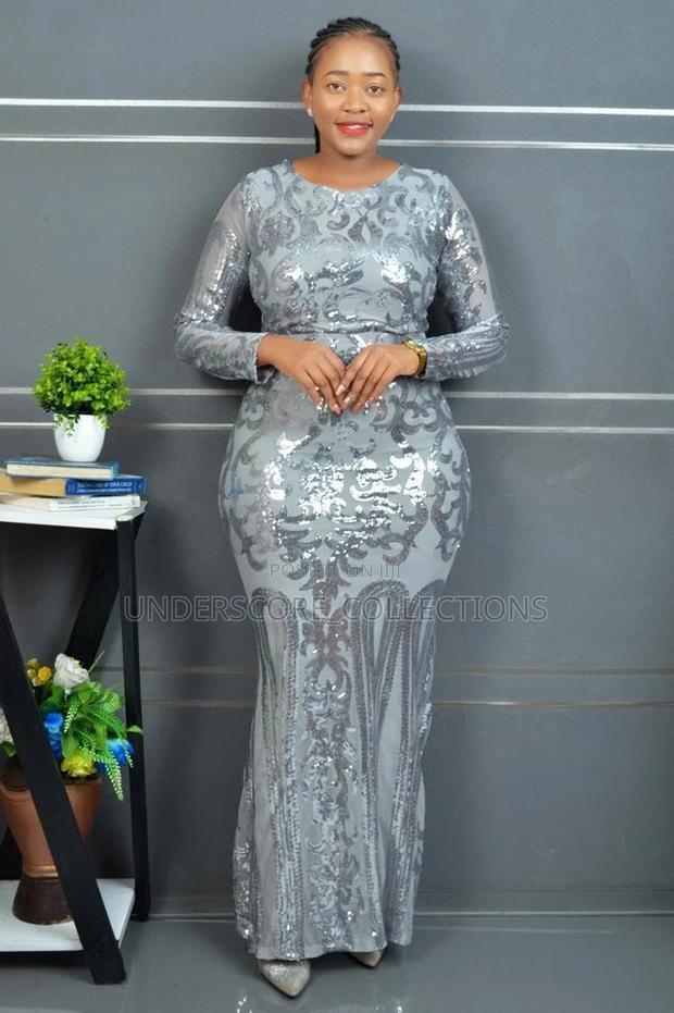 High-End Ladies Emarald or Gold Dinner Dresses - thumbnail 4