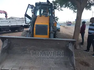 Backhoe for Hire Embakasi ICD Kiangombe Area