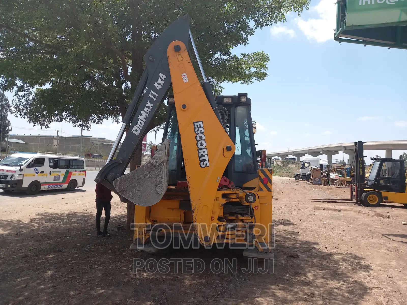 Backhoe for Hire Embakasi ICD Kiangombe Area