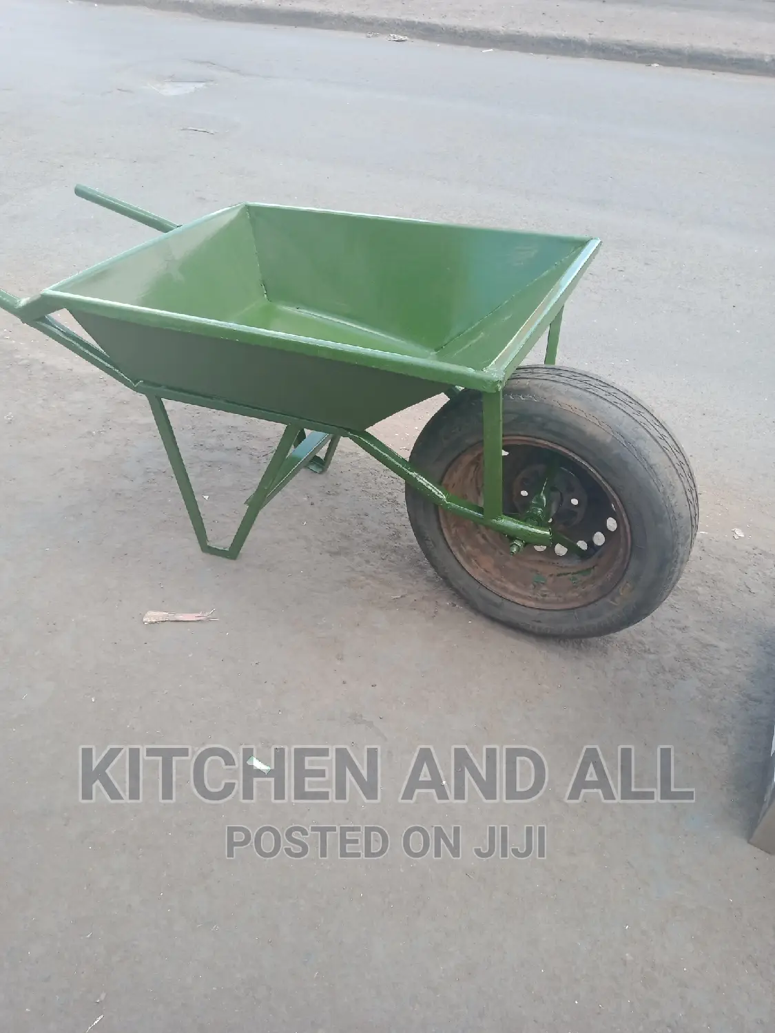 Heavy Duty Wheelbarrow