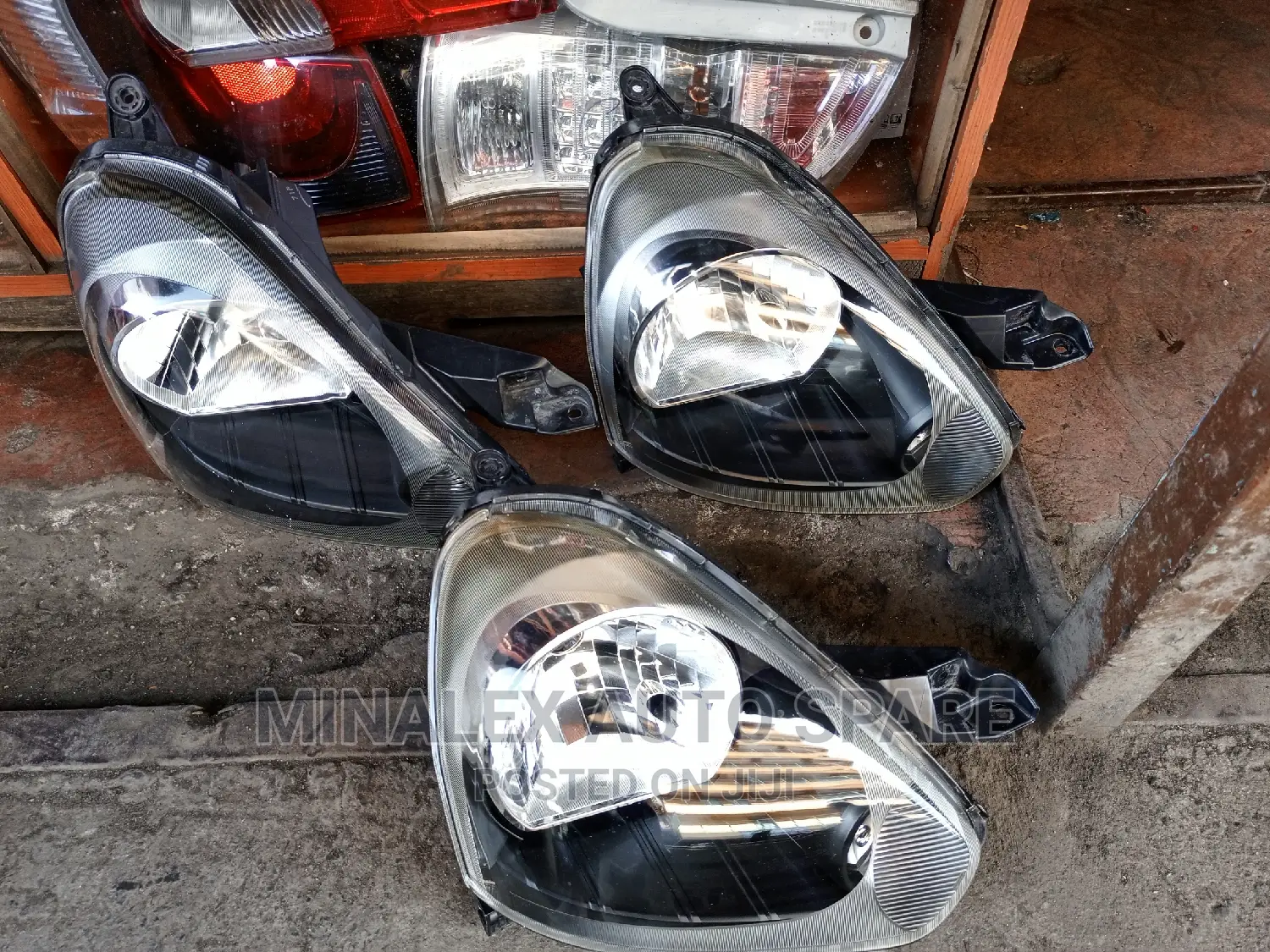 Headlights Daihatsu Mira New Model