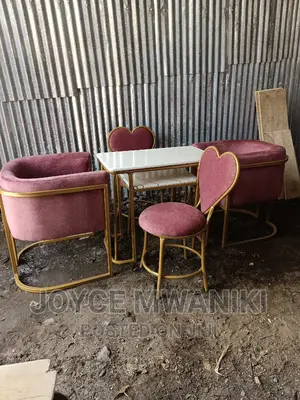 Manicure Set of 2 Love Seats, Table and 2 Styling Chairs.