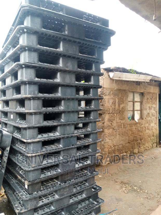 Storage Plastic Pallets - Heavy Duty Plastic Pallets
