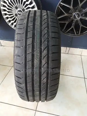 215/50r17 Boto Tyre