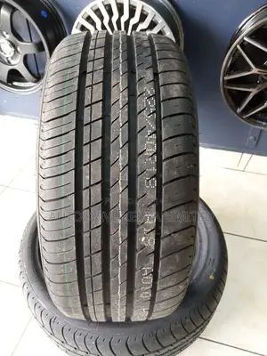 225/40r18 Boto Tyre