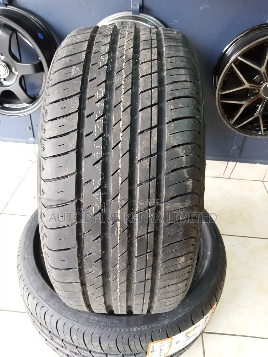 245/40r18 Boto Tyre