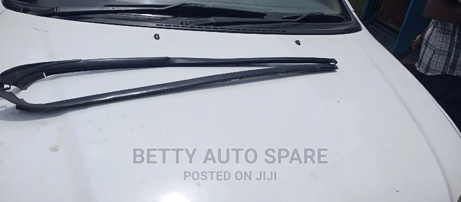 Toyota Noah Mouldings