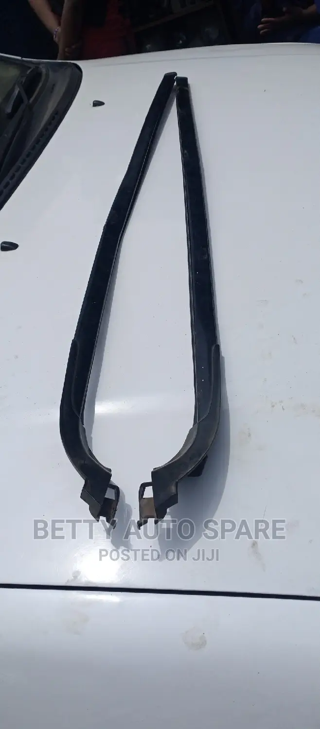Toyota Noah Mouldings
