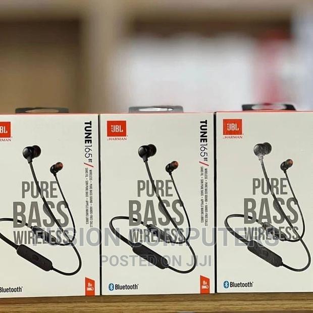 JBL Tune 165BT Wireless in Ear Neckband Headphone With Mic