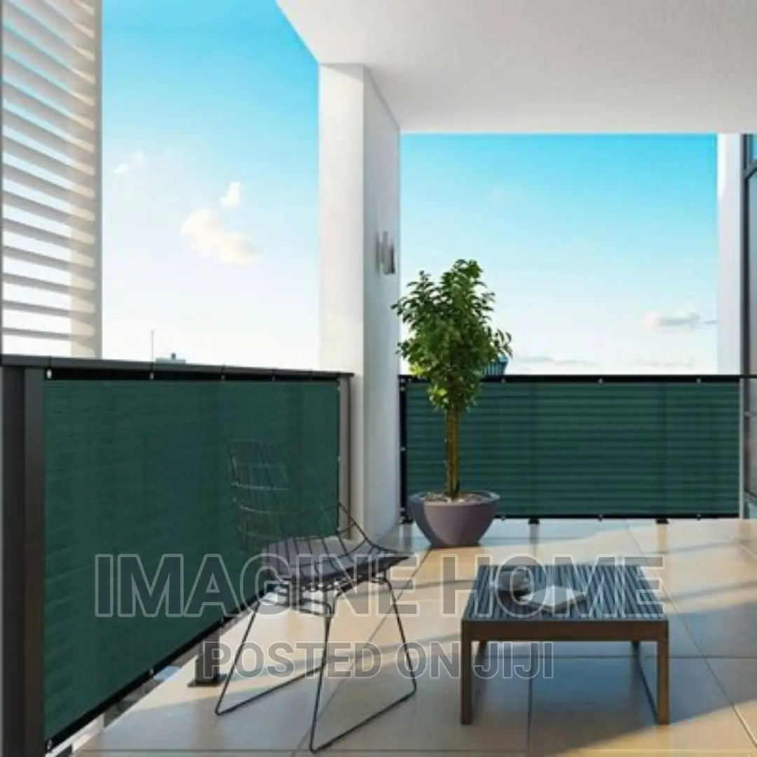 Green Balcony Privacy Shield/Trap Dust