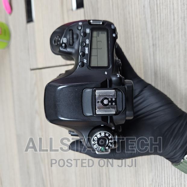 Canon EOS 80D DSLR Camera (Body Only)
 32gb - thumbnail 3