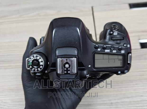 Canon EOS 80D DSLR Camera (Body Only)
 32gb - thumbnail 5