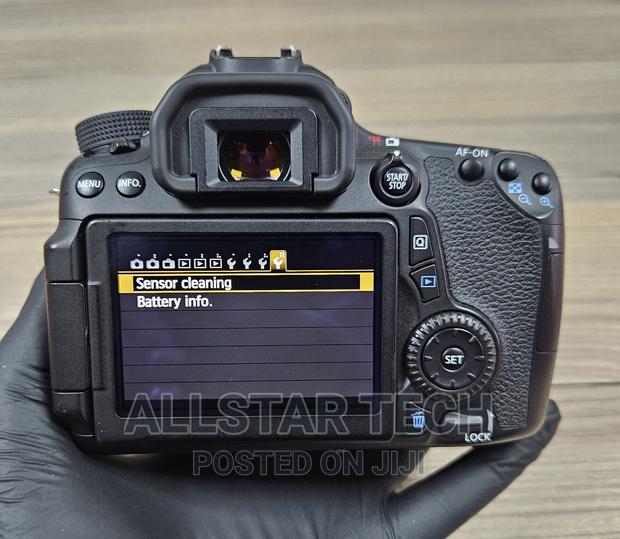 Canon EOS 70D DSLR Camera With 50mm 1.8 Lens - thumbnail 4