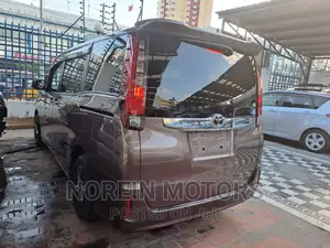 Toyota Noah 2016 Brown
