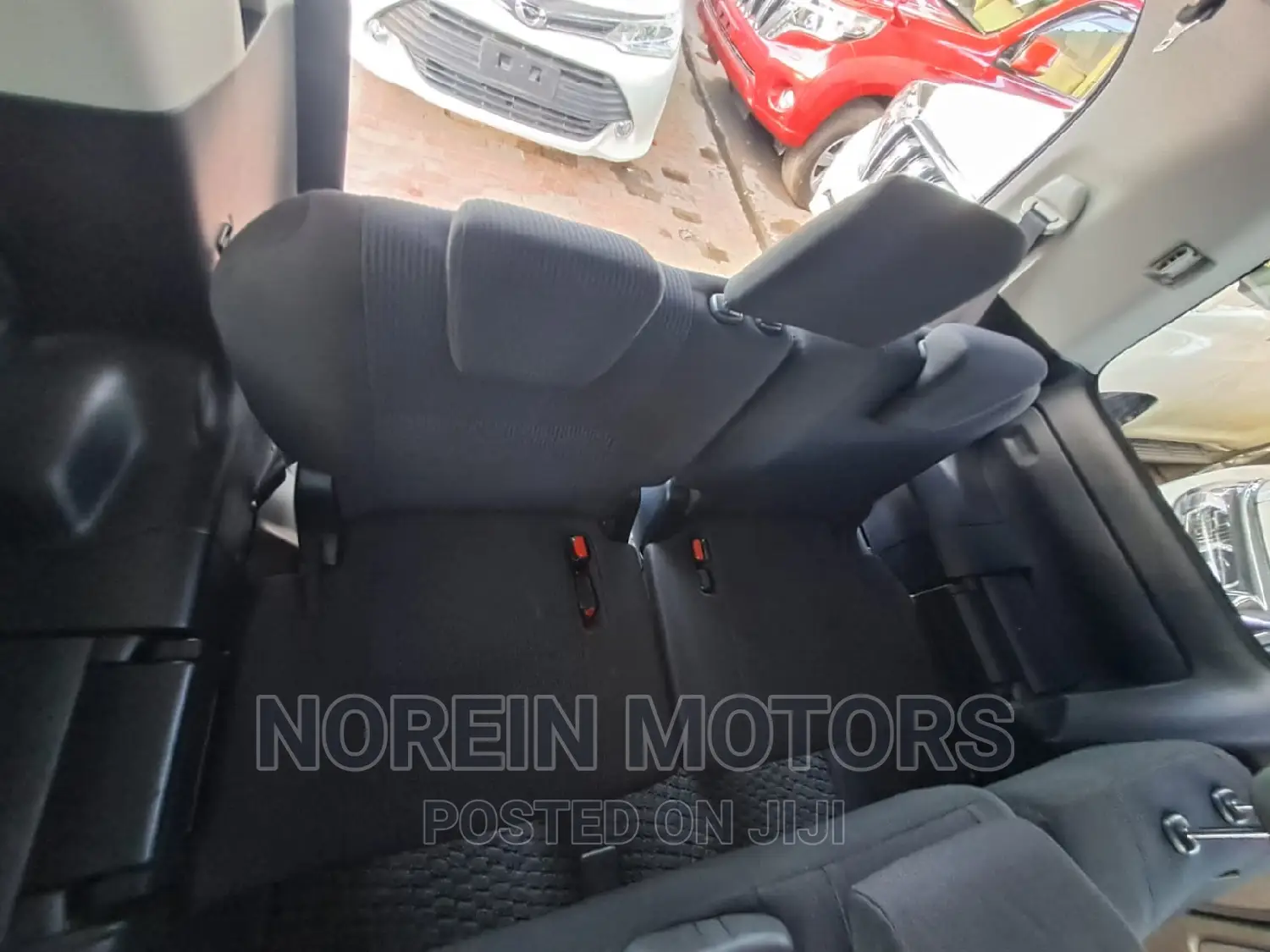 Toyota Noah 2016 Brown
