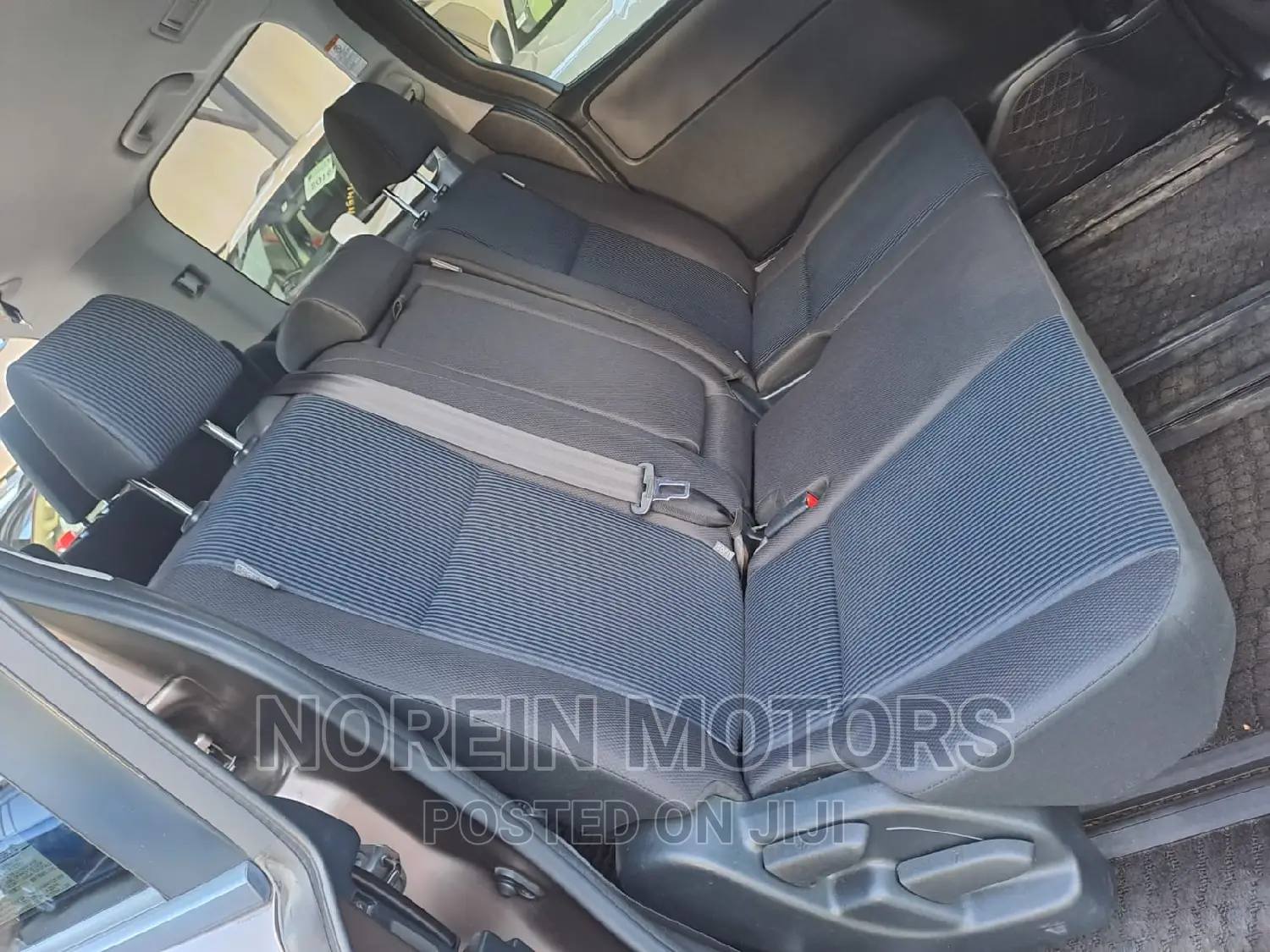 Toyota Noah 2016 Brown