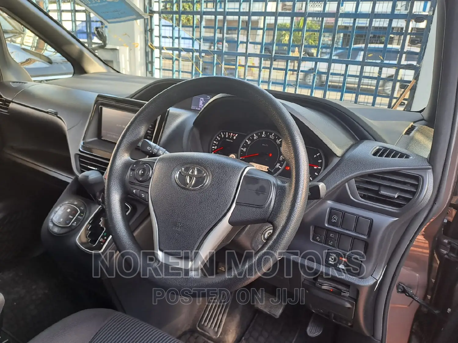 Toyota Noah 2016 Brown