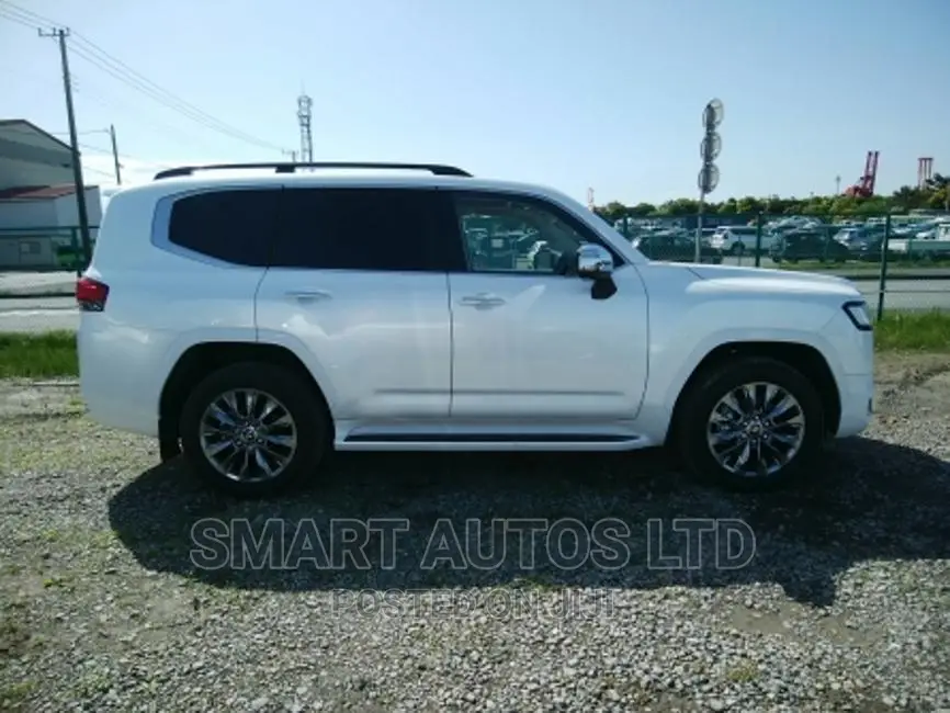 New Toyota Land Cruiser 2022 Pearl