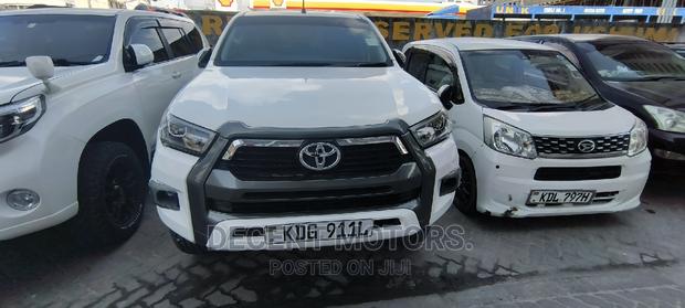 Toyota Hilux 2018 White