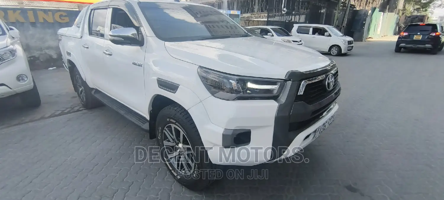 Toyota Hilux 2018 White