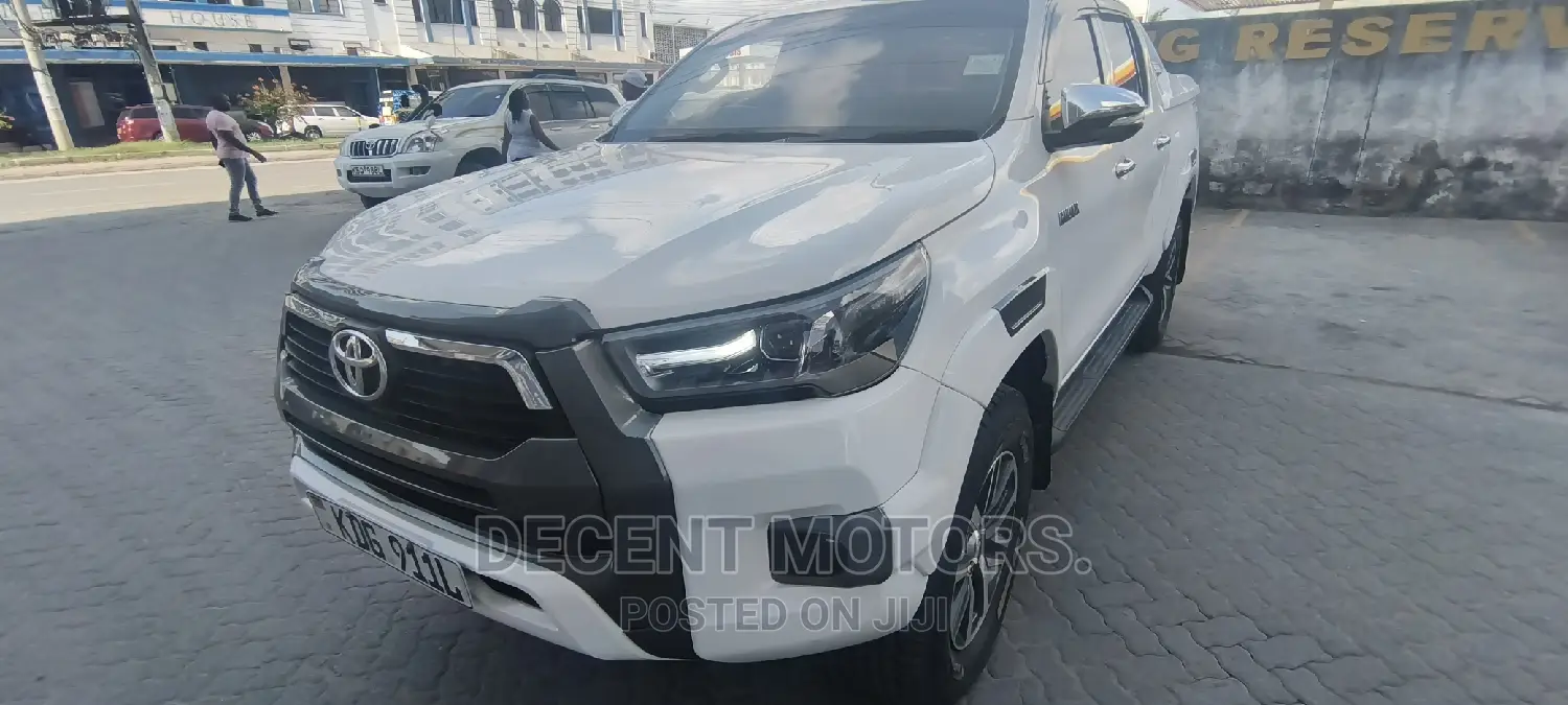 Toyota Hilux 2018 White