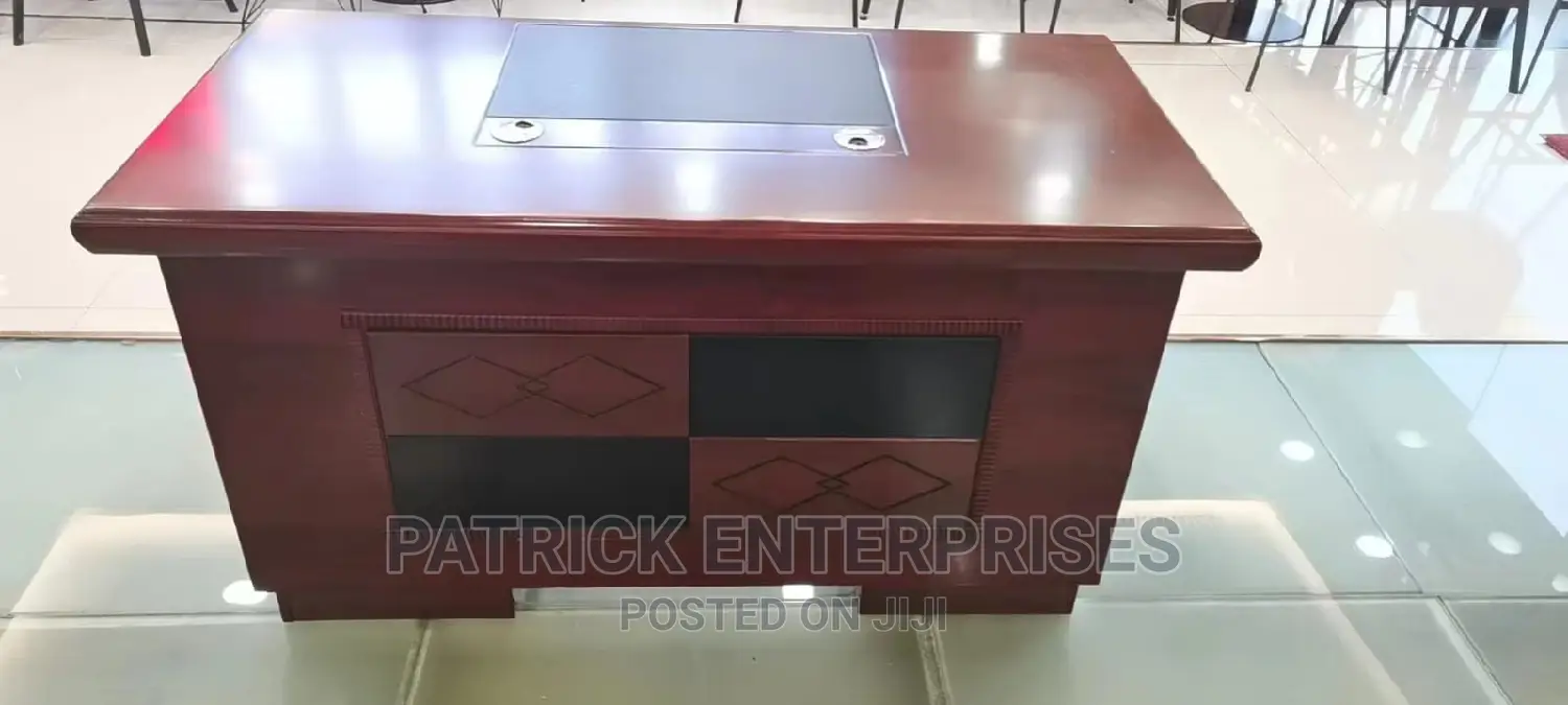 Executive Imported Office Desk 1.4 MTRS