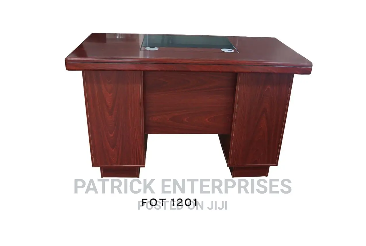 Executive Imported Office Desk 1.4 MTRS