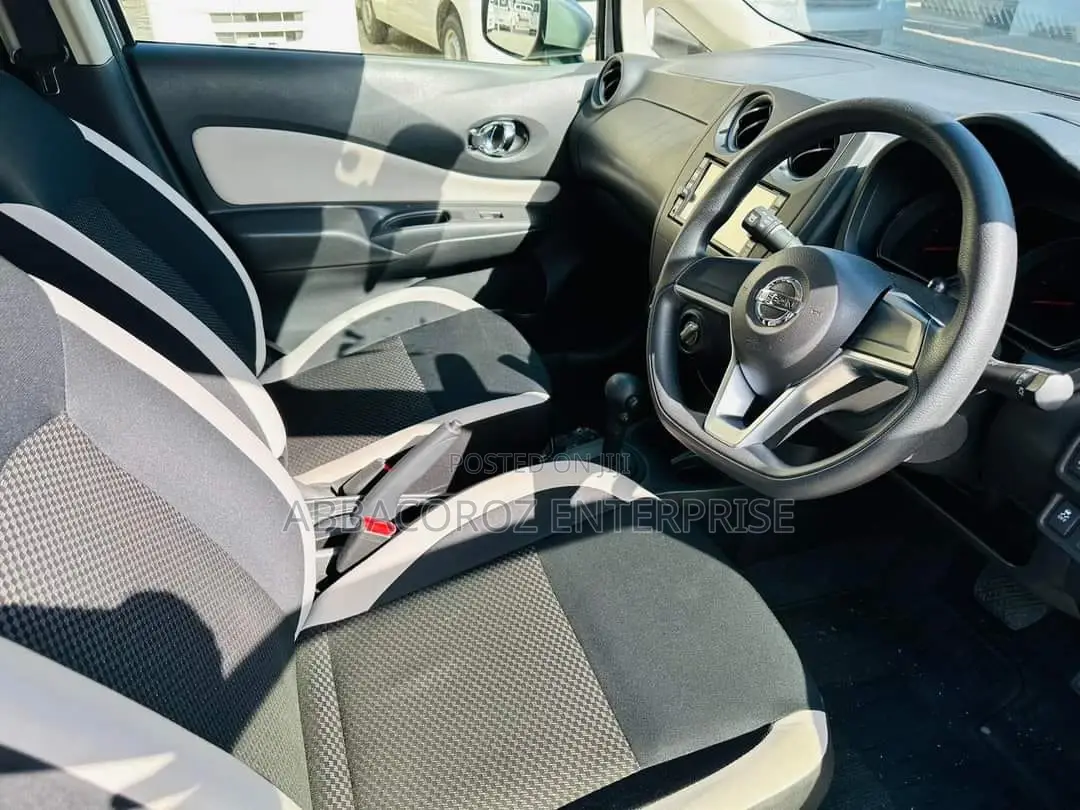 Nissan Serena 2016 Silver