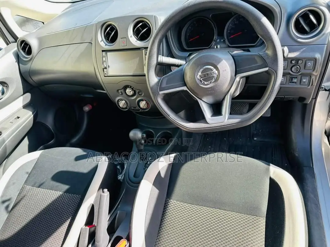 Nissan Serena 2016 Silver