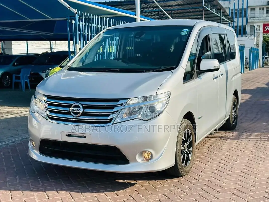Nissan Serena 2016 Silver